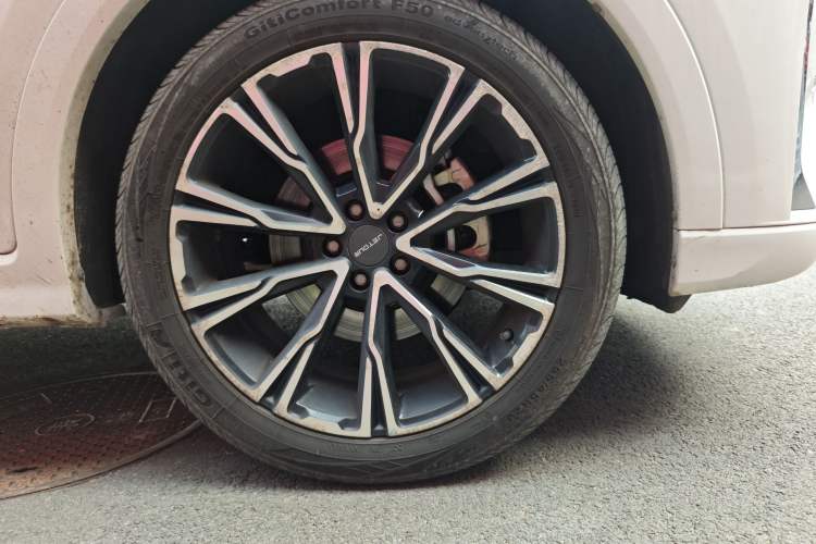 Used JETOUR X70 2021 Zhuge 1.6T DCT Junshi 7-Seater Right Front Wheel Hub