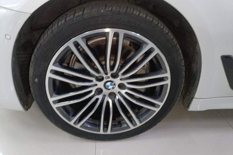 Used BMW 5 Series 2018 Restyled 530Li Leading Edition M Sport Package
