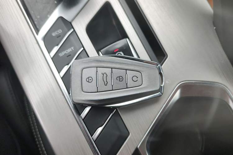 Used Geely Auto Coolray 2019 260T DCT Knight China VI Standard Vehicle Key