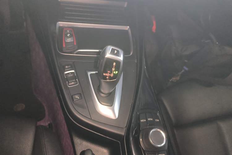 Used BMW 2 Series (Import) 2019 225i Convertible Coupe Sports Design Package