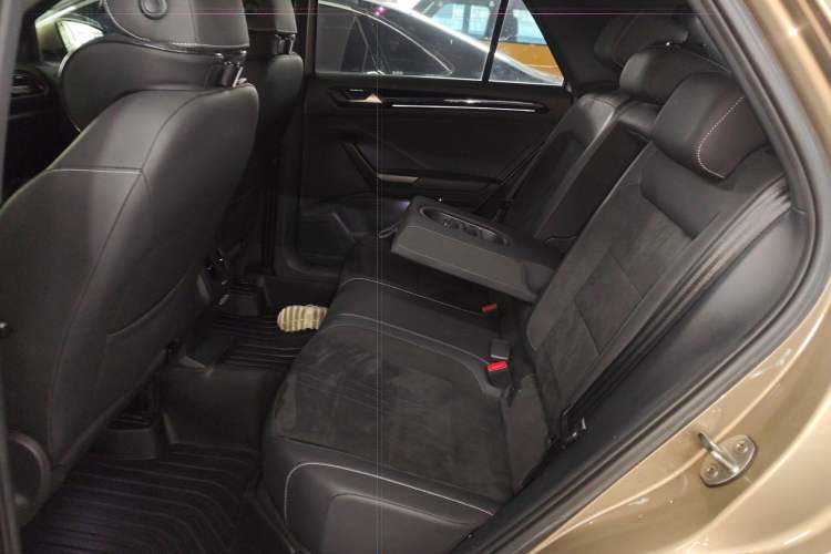 Used Volkswagen T-ROC 2018 280TSI DSG Two-Wheel Drive Luxury Version China VI Standard Left Rear Seat