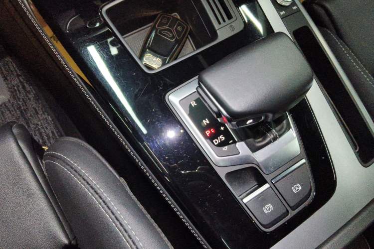 Used Audi Q5L 2022 40T Fashionable and Dynamic Model
