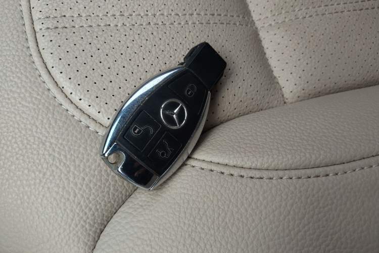 Used Mercedes-Benz GLS 2018 GLS 400 4MATIC Dynamic Model Vehicle Key