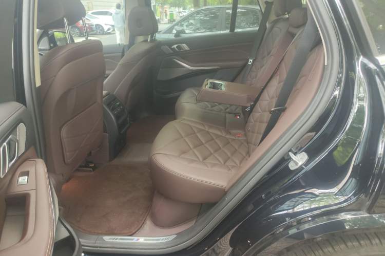 Used BMW X5 2022 Restyled xDrive 30Li Luxury Version M Sport Package
