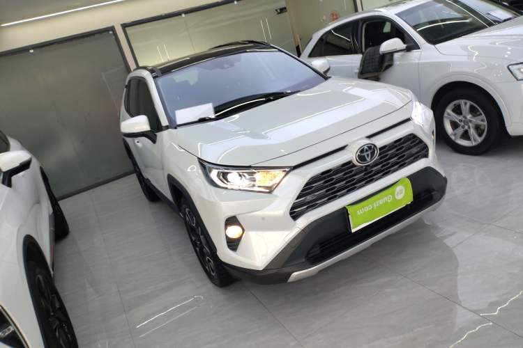 Used Toyota RAV4 2022 2.0L CVT Two-Wheel Drive Prestige Edition