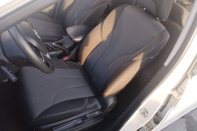 Used Baojun 730 2019 1.5L Manual Fashion Model 7-seater National V