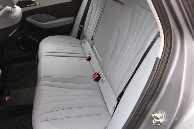 Used Hongqi H5 PHEV 2025 170 Super Hybrid Version Left Rear Seat