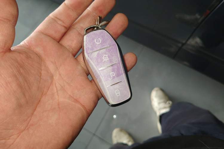 Used BYD Qin L 2025 DM-i Smart Drive 80KM Leading Model Vehicle Key