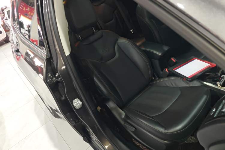 Used Jeep Compass 2017 200T Automatic Family Edition Right Front Seat