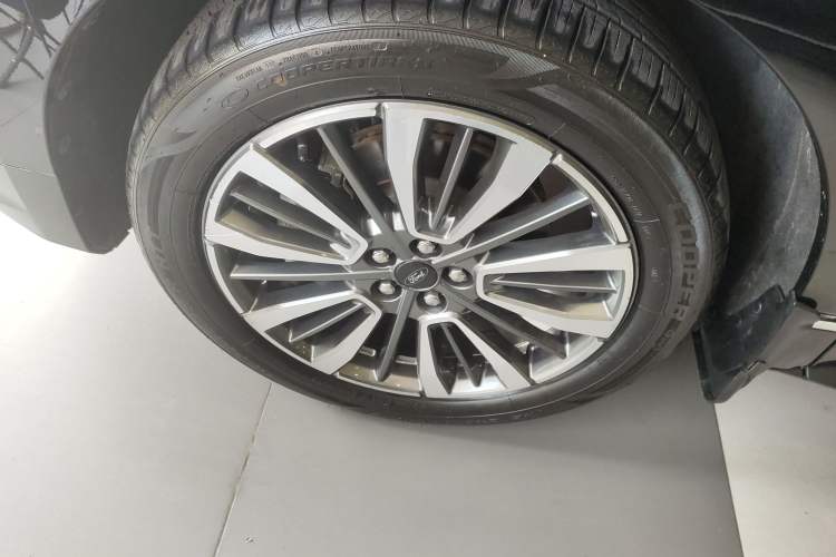 Used Ford Edge 2021 PLUS EcoBoost 245 Two-Wheel-Drive Titanium 7-Seater
