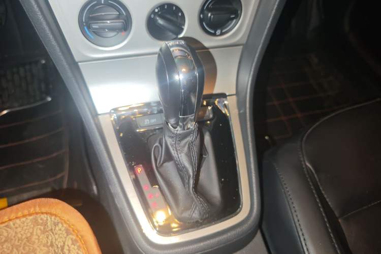 Used Volkswagen Lavida 2013 Revised Version 1.4 TSI DSG Comfort Edition
