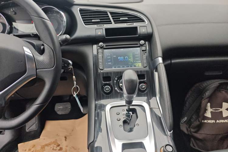 Used Peugeot 3008 2013 1.6THP Automatic Trend Edition Audio And AC Panel
