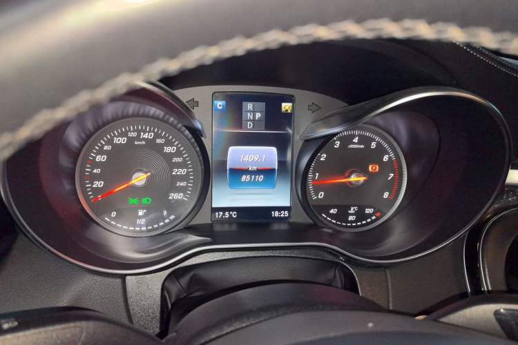 Used Mercedes-Benz C-Class 2018 C 180 L Fashion Edition Sport Version Instrument Cluster