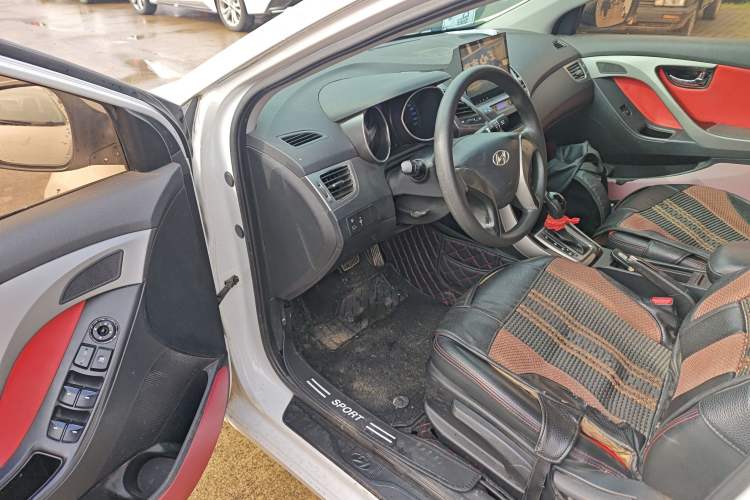 Used Hyundai Elantra (5th Generation / Langdong) 2013 1.6L Automatic Leading Model
