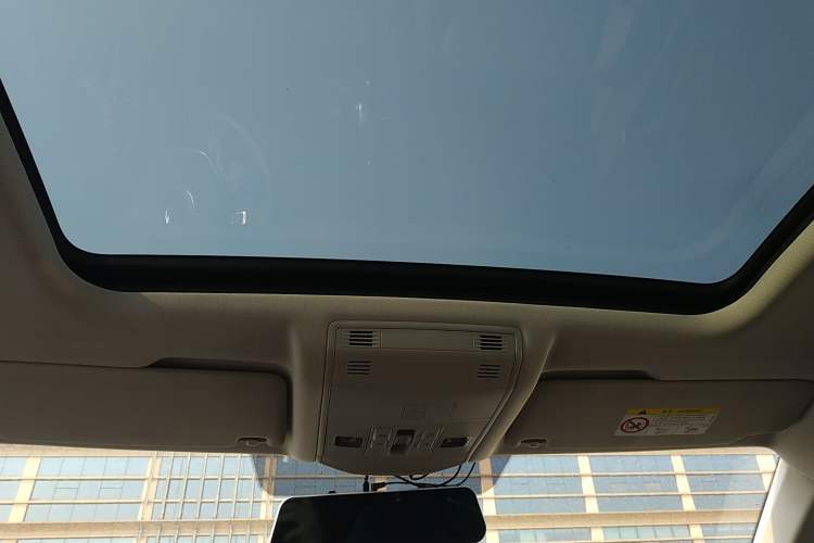 Used Volkswagen T-ROC 2022 280TSI DSG Two-Wheel Drive Comfort PLUS Headliner