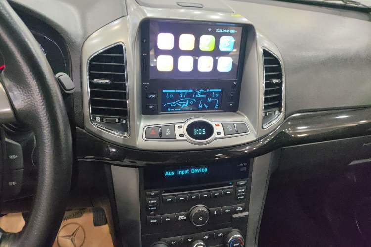 Used Chevrolet Captiva 2015 2.4L 4x4 Flagship Edition 7-Seater