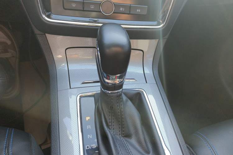 Used Roewe RX5 2020 20T Automatic 4G Connected Million Edition
