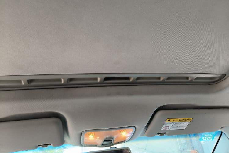 Used Roewe 360 2017 1.5L Automatic Luxury Edition
