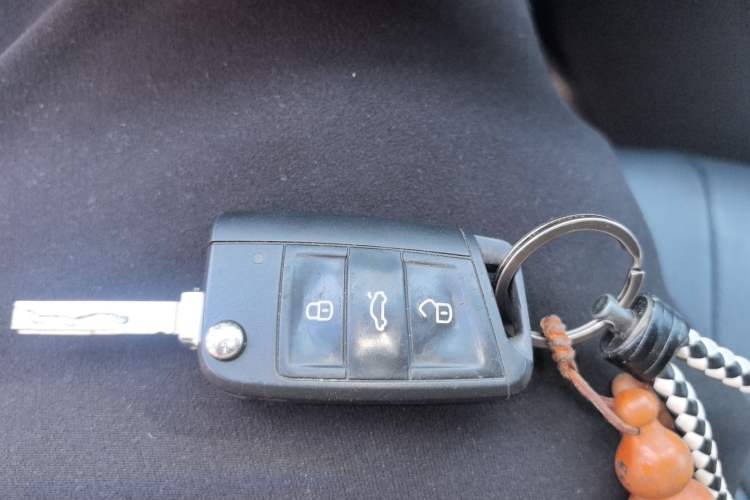 Used Volkswagen Golf Sportsvan 2016 230TSI Automatic Trend Edition Vehicle Key