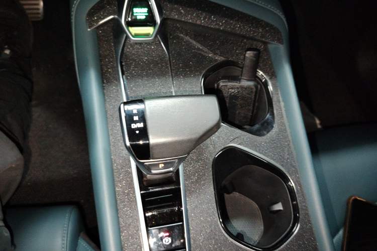 Used MG 7 2023 2.0T Automatic Hunter Luxury Edition Gear Lever