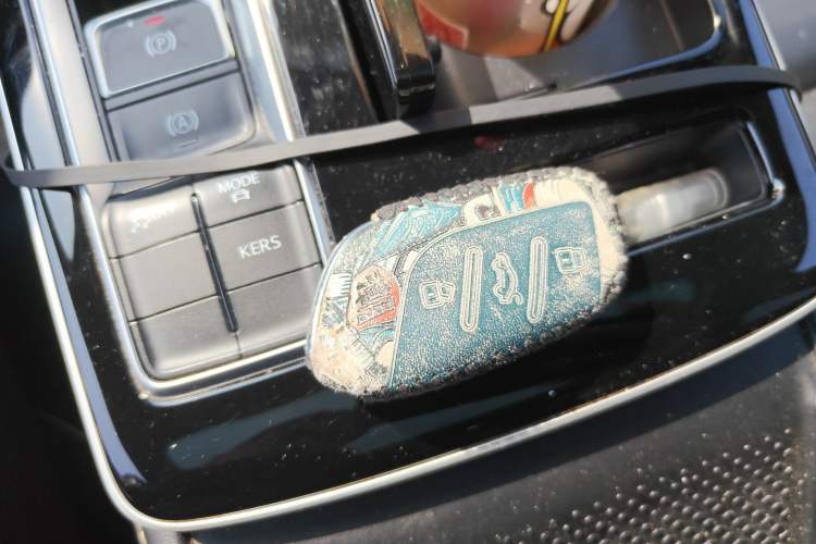 Used Roewe i6 MAX New Energy 2022 EV 500 Grand Touring Edition with Sunroof Vehicle Key