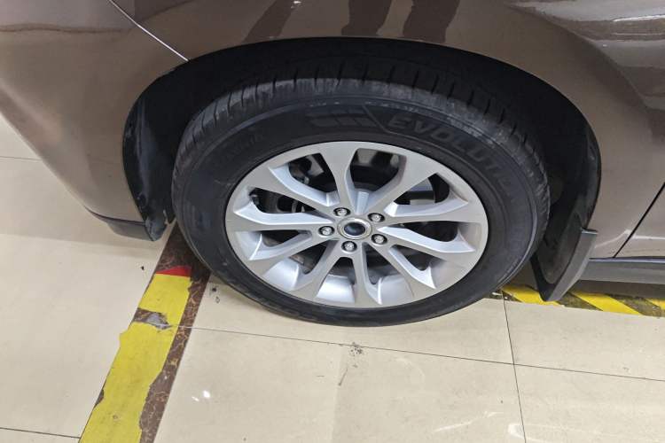 Used Haval H2 2017 Blue Label 1.5T Automatic Two-Wheel Drive Luxury Model Left Front Wheel Hub