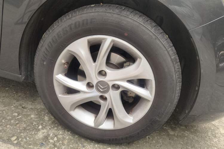 Used Citroen Elysee 2014 1.6L Manual Fashion Edition Right Front Wheel Hub