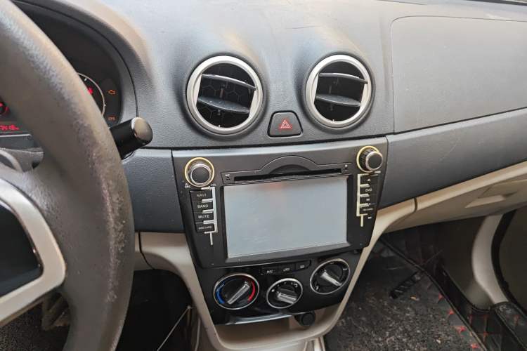 Used CHANGAN Alsvin V3 2015 1.4L Manual Meiruan Model China V Standard
