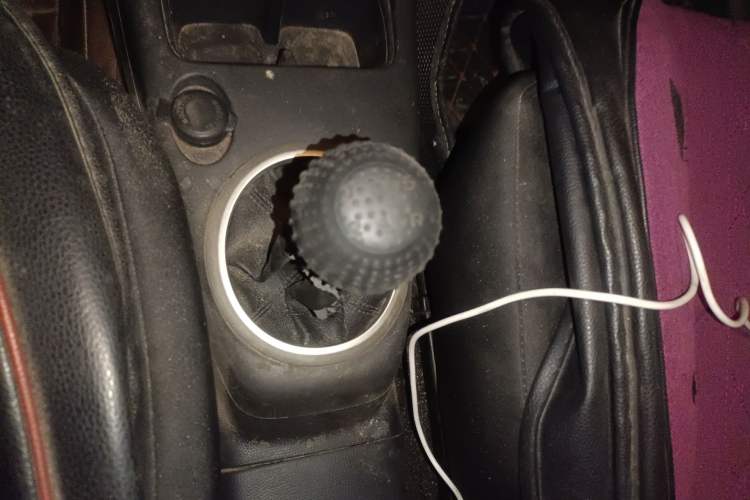 Used Suzuki Swift 2011 1.5L Manual Fashion Edition Gear Lever