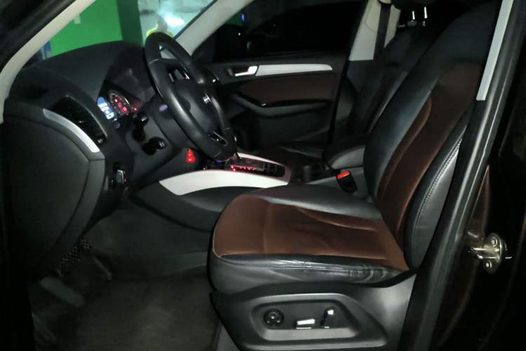 Used Audi Q5 2017 Plus 40 TFSI Ambition Model
