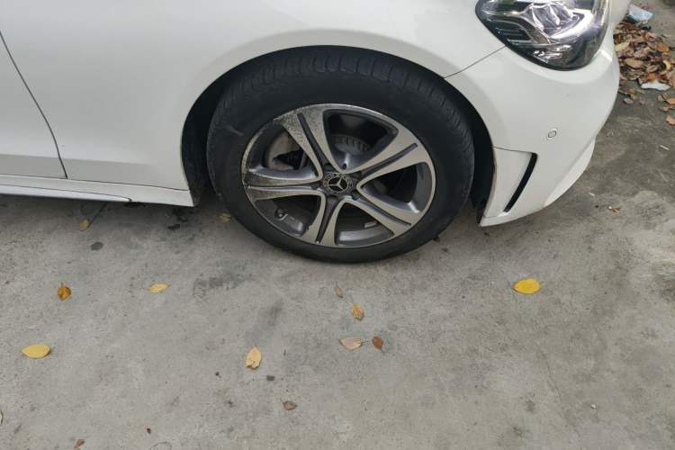 Used Mercedes-Benz C-Class 2020 Restyled C 260 L Sport Edition Right Front Wheel Hub