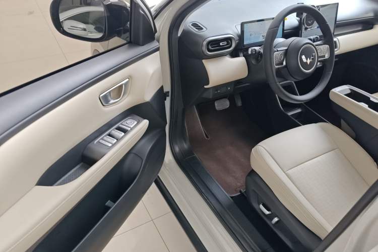 Used Wuling Bingo PLUS 2024 510 km Range 5-Seater Version Driver Seat