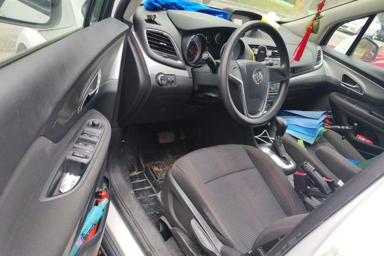 Used Buick Encore 2015 1.4T Automatic Two-Wheel Drive Urban Elite Version
