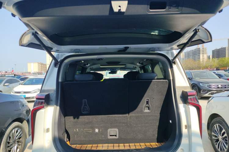 Used SAIC MAXUS G90 2022 2.0T Galaxy Seven-Seater Version
