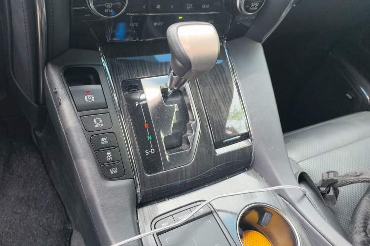 Used Lexus LM 2020 300h Seven-Seat Elegant Edition
