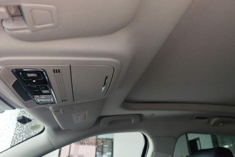 Used Lincoln Corsair 2024 1.5T Two-Wheel Drive Deluxe Hybrid Version Headliner