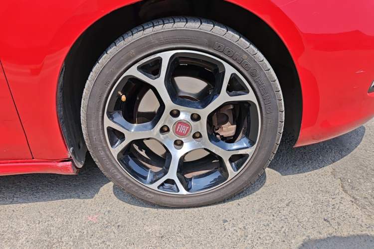 Used Fiat Ottimo 2015 1.4T Automatic Night Edition Right Front Wheel Hub