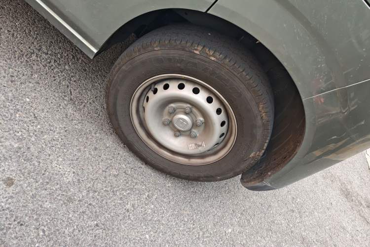 Used Farizon Xingxiang V 2025 Xingxiang V7E Functional Edition, Smart Edition, CATL 50.2kWh Right Front Wheel Hub