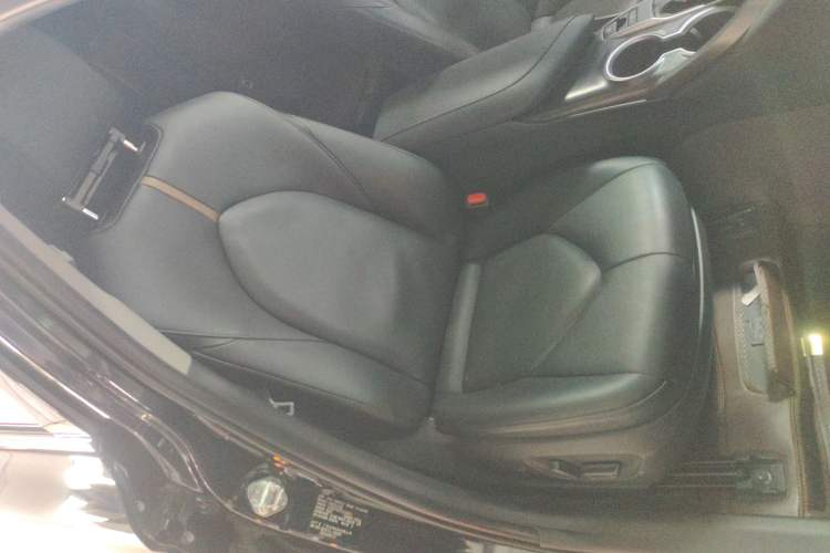 Used Toyota Camry 2021 2.0G Luxury Edition Right Front Seat