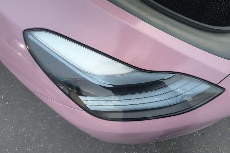 Used Tesla Model Y 2023 Rear-Wheel-Drive Version
