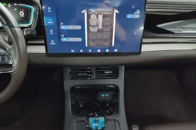 Used BYD Han 2020 EV Long-Range Luxury Model Audio And AC Panel