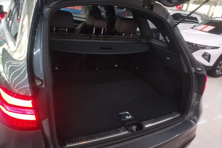 Used Mercedes-Benz GLC 2017 GLC 260 4MATIC Luxury Model