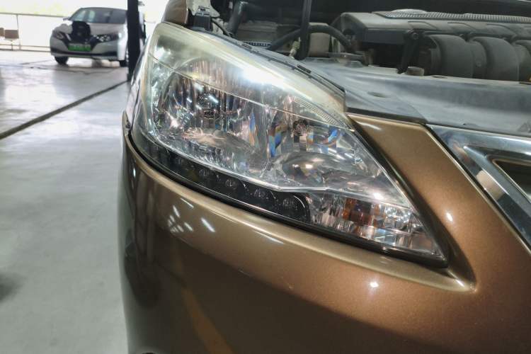 Used Nissan Sylphy 2012 1.8XL CVT Luxury Edition Right Front Headlight