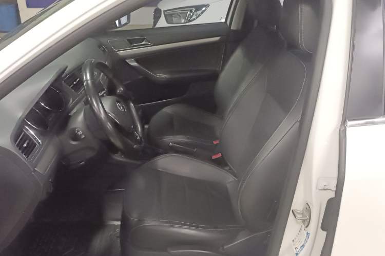 Used Volkswagen Lavida 2015 1.6L Automatic Comfort Edition