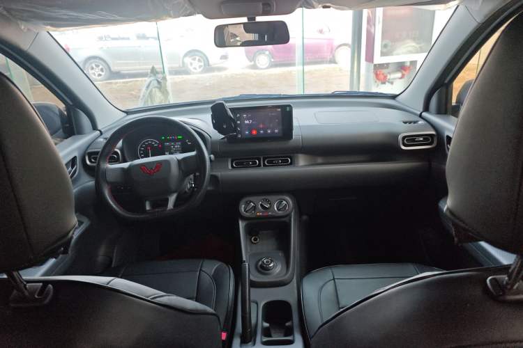 Used Wuling Hongguang New Energy 2024 All-Electric Model 300KM Standard Version
