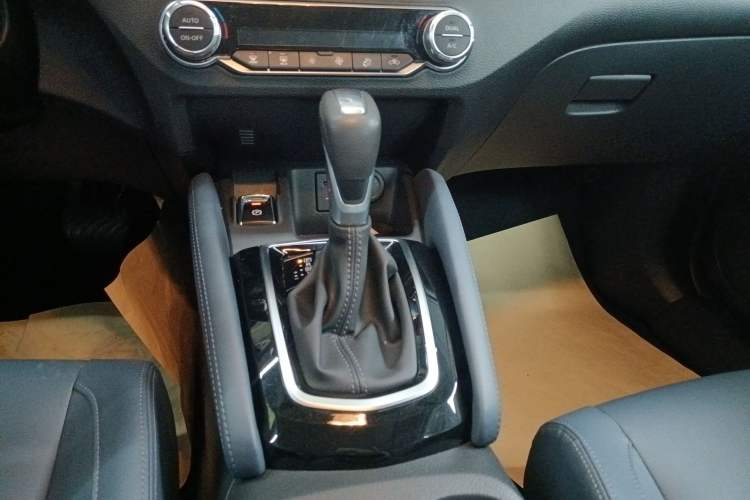 Used Nissan Qashqai 2025 Honor 2.0L CVT XV+ Leading Edition Gear Lever