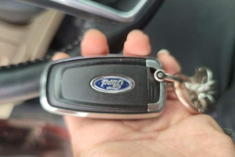 Used Ford Edge 2015 2.0T GTDi Two-Wheel-Drive Elite Edition
