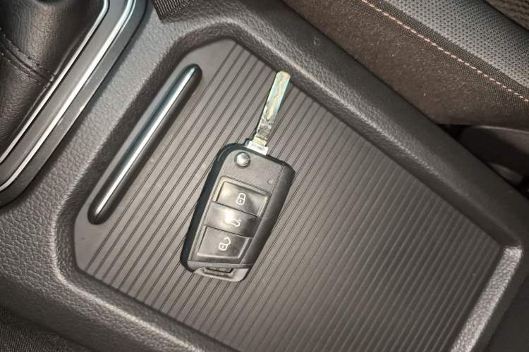 Used Volkswagen Golf Sportsvan 2016 230TSI Manual Entry-Level Trim
