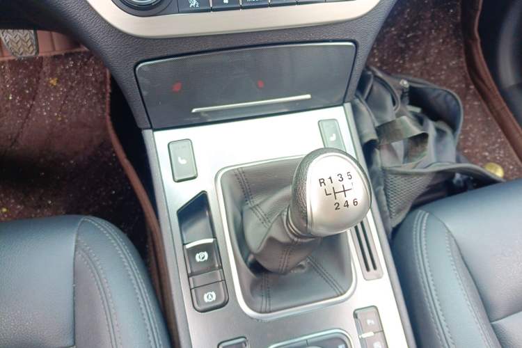 Used Haval H6 Coupe 2015 Blue Label 2.0T Manual Two-Wheel-Drive Elite Model
