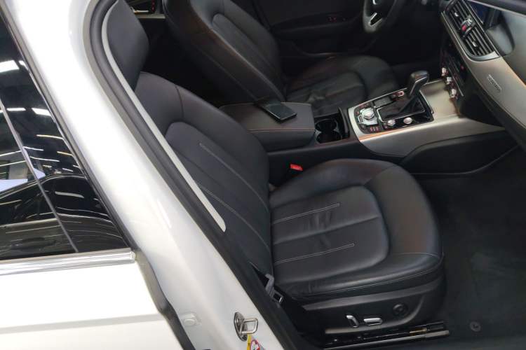 Used Audi A6L 2018 30th Anniversary Edition 35 TFSI Fashion Model Right Front Seat